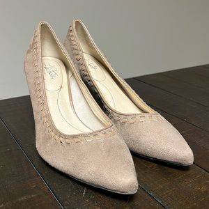 Life Stride Nude heals